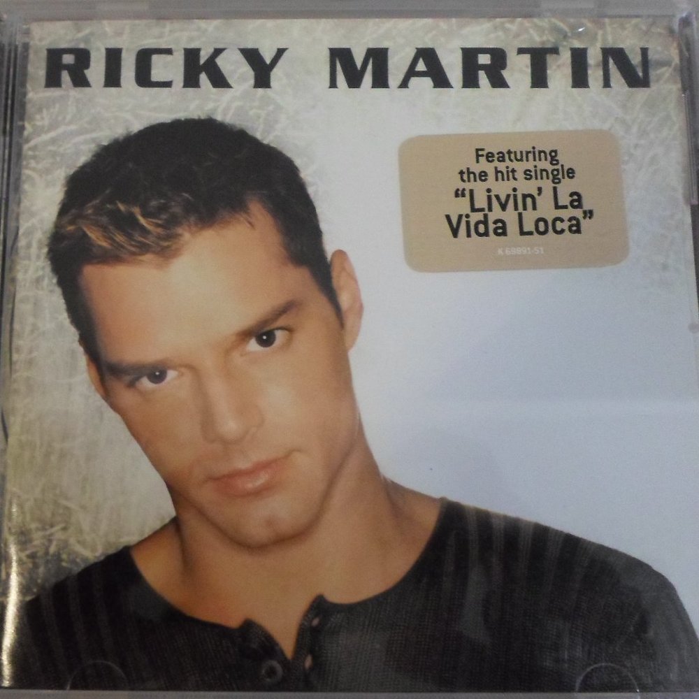 Ricky Martin CD - Featuring Living La Vida Loca